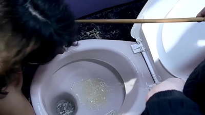 الإباحية في المرحاض